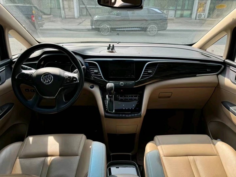 青岛21年别克GL86