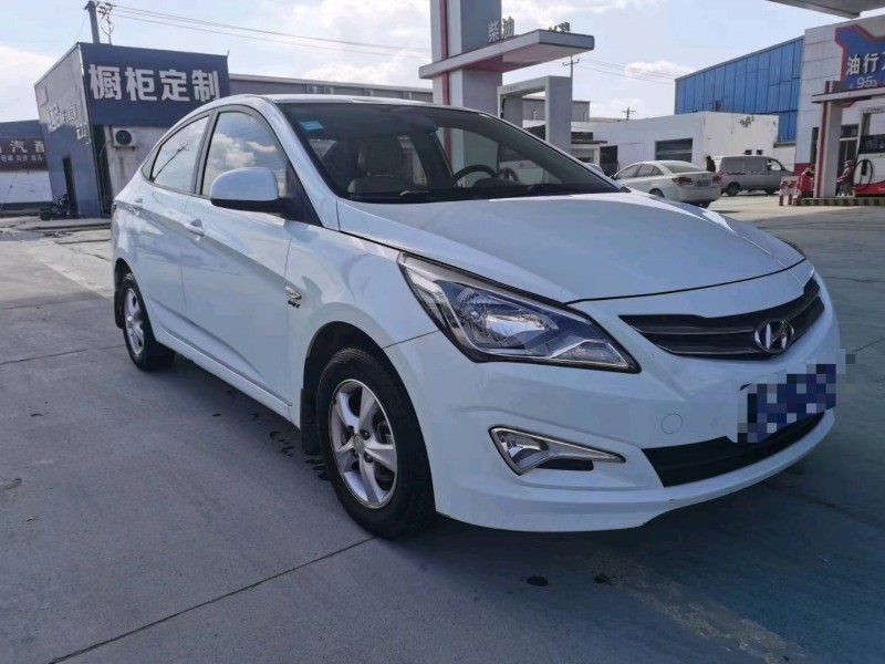 保定18年现代瑞纳3