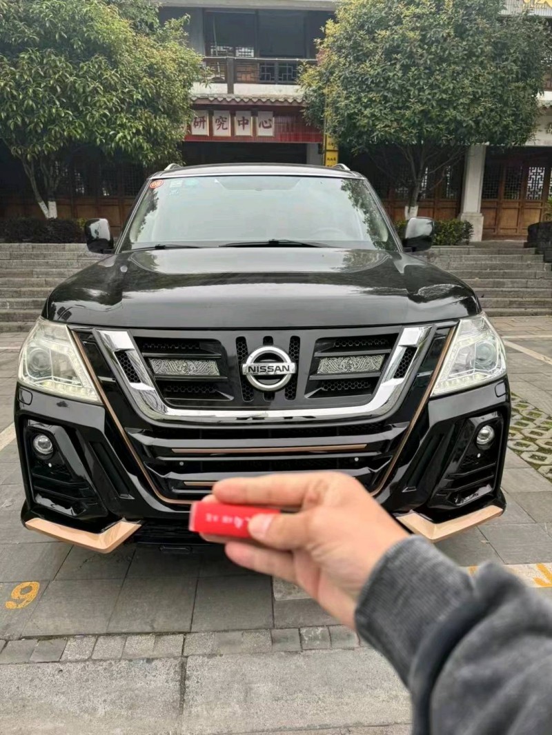 重庆18年日产途乐1