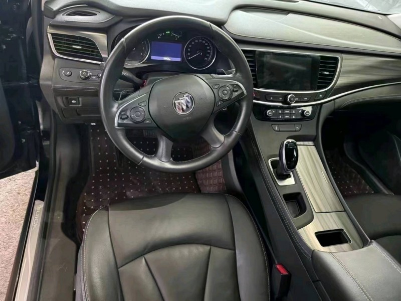 重庆23年别克君越3