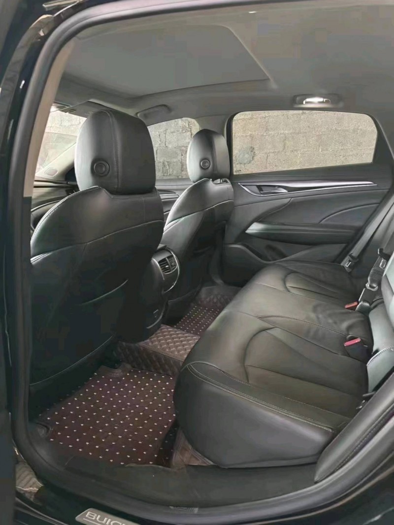 重庆23年别克君越5