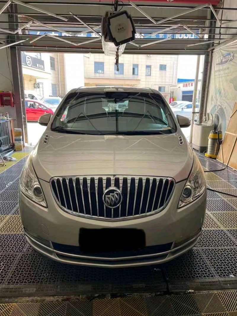 东营11年别克GL81