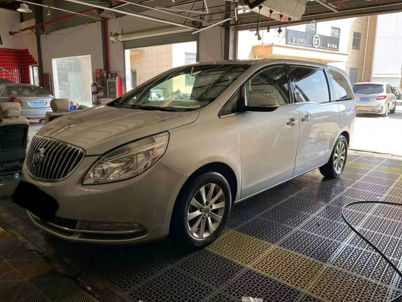 东营11年别克GL82