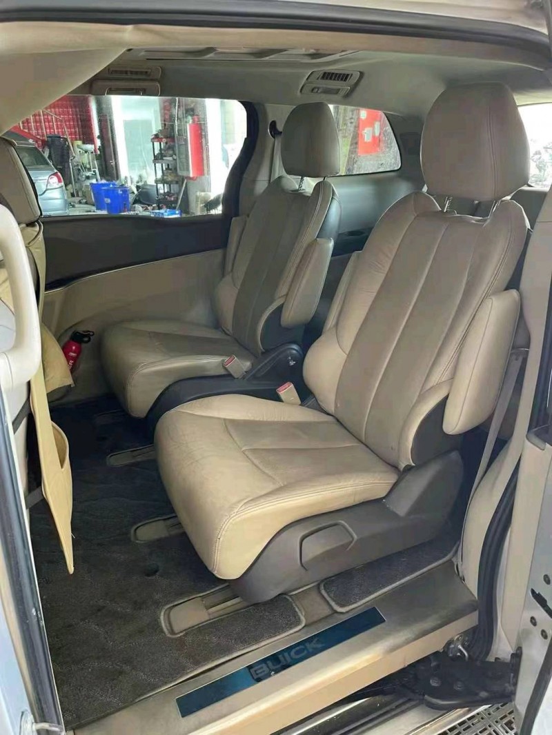 东营11年别克GL84