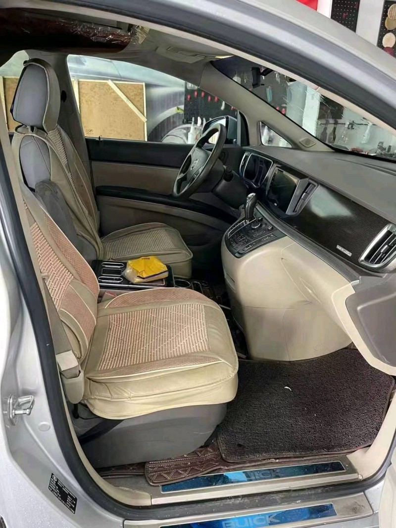 东营11年别克GL86