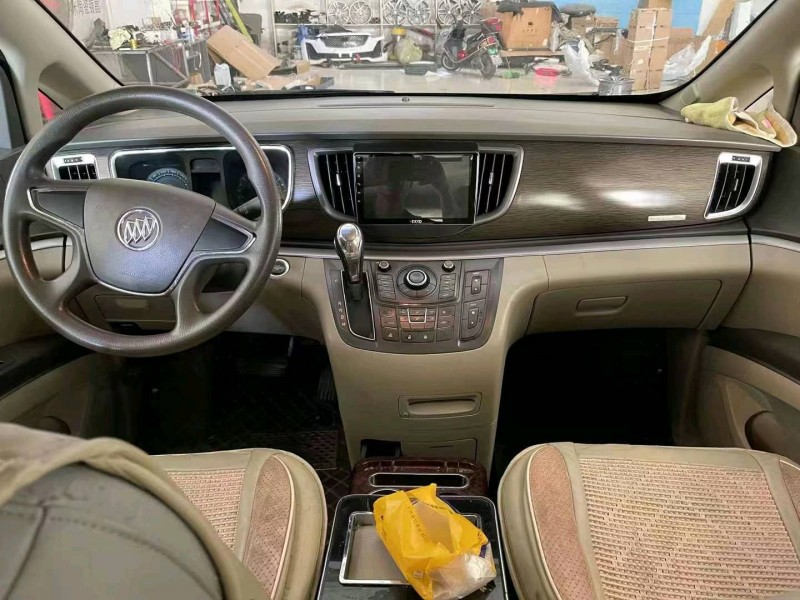 东营11年别克GL89