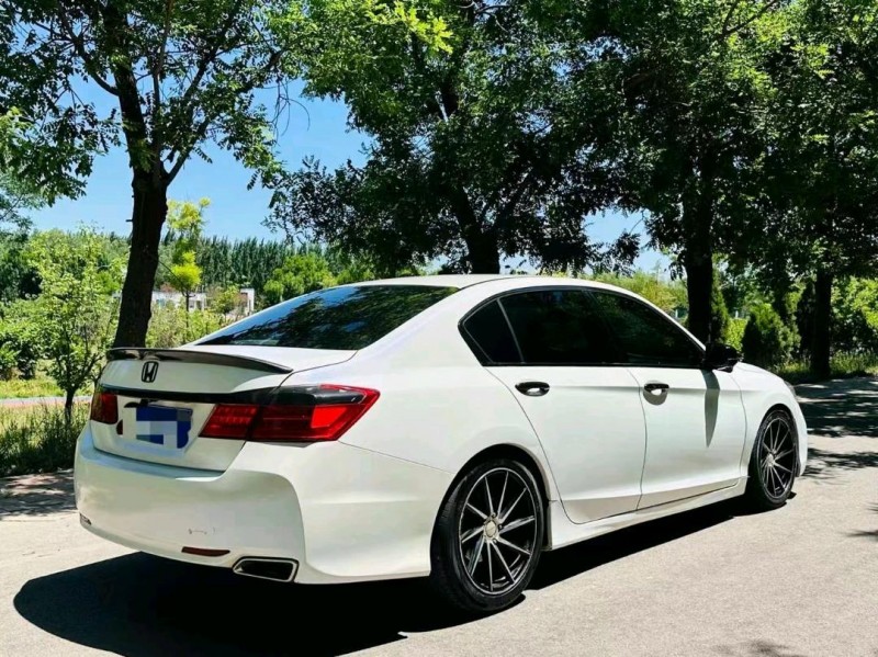 济南16年本田雅阁3