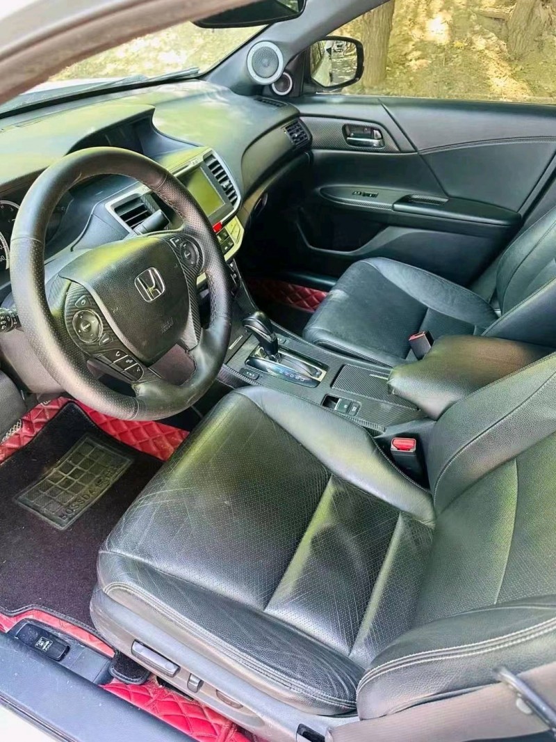 济南16年本田雅阁7