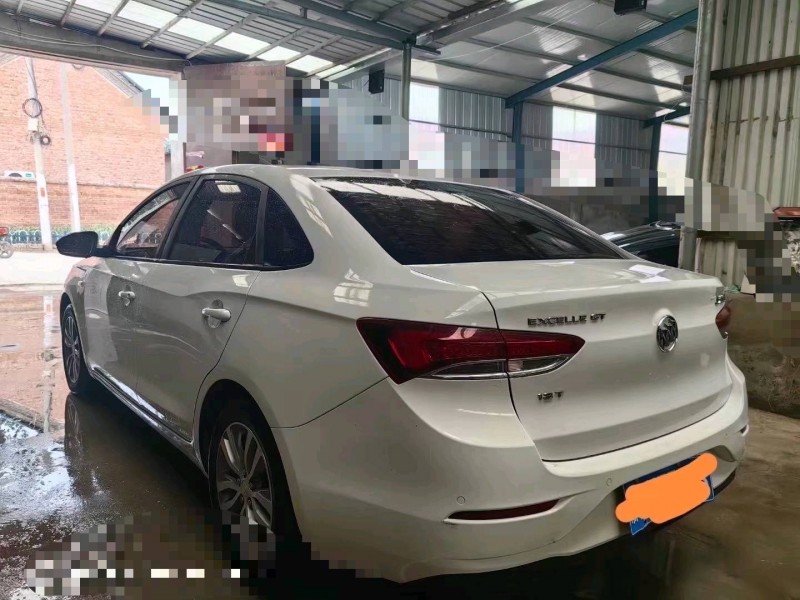 菏泽17年别克英朗6