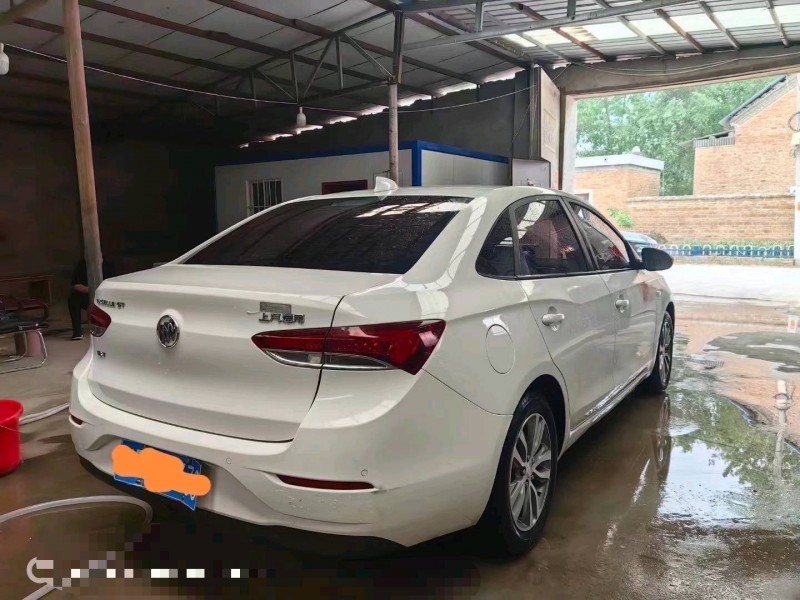 菏泽17年别克英朗7