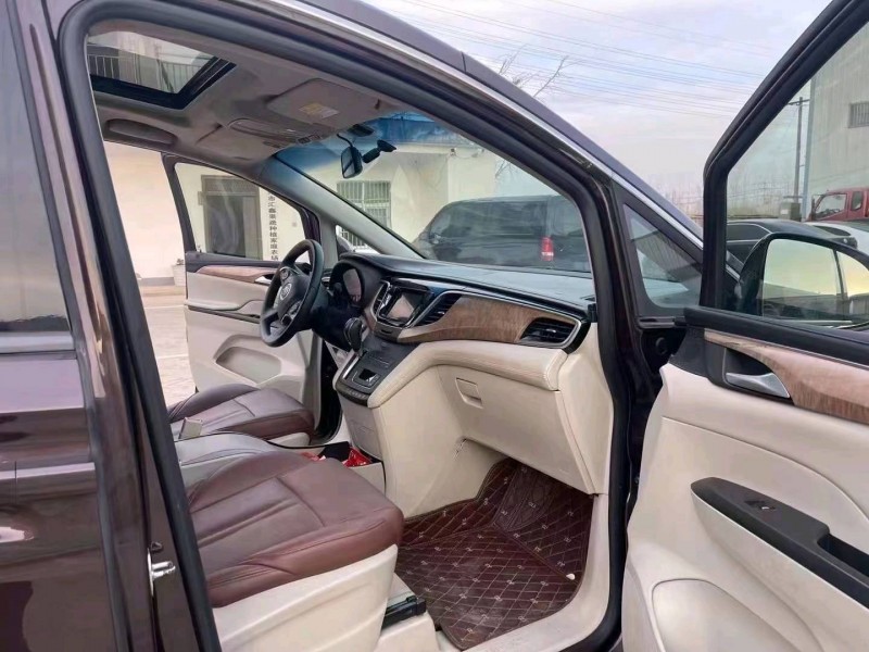 徐州17年别克GL84