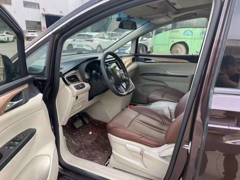 徐州17年别克GL86