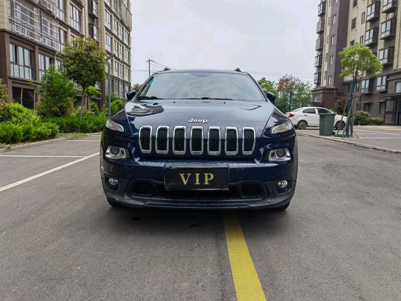 徐州17年Jeep自由光1