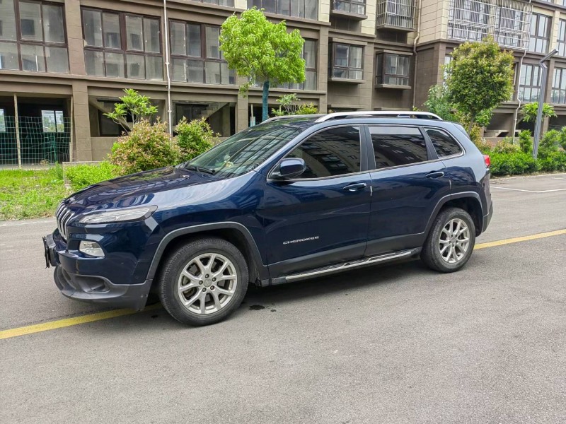 徐州17年Jeep自由光3