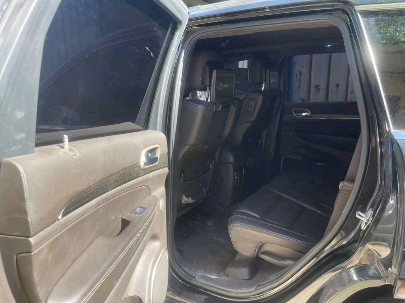 枣庄17年Jeep大切诺基6