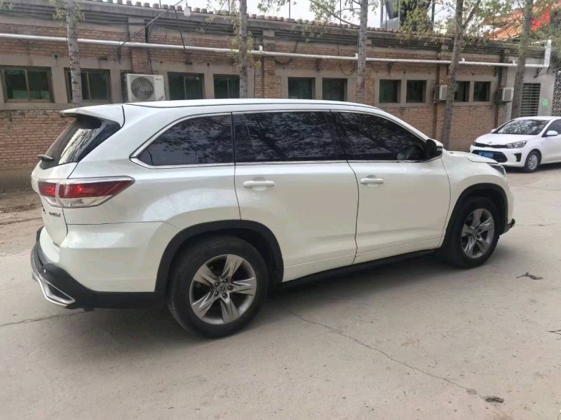 保定17年丰田汉兰达5