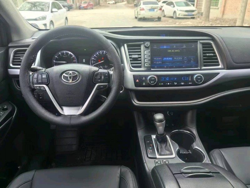 保定17年丰田汉兰达6