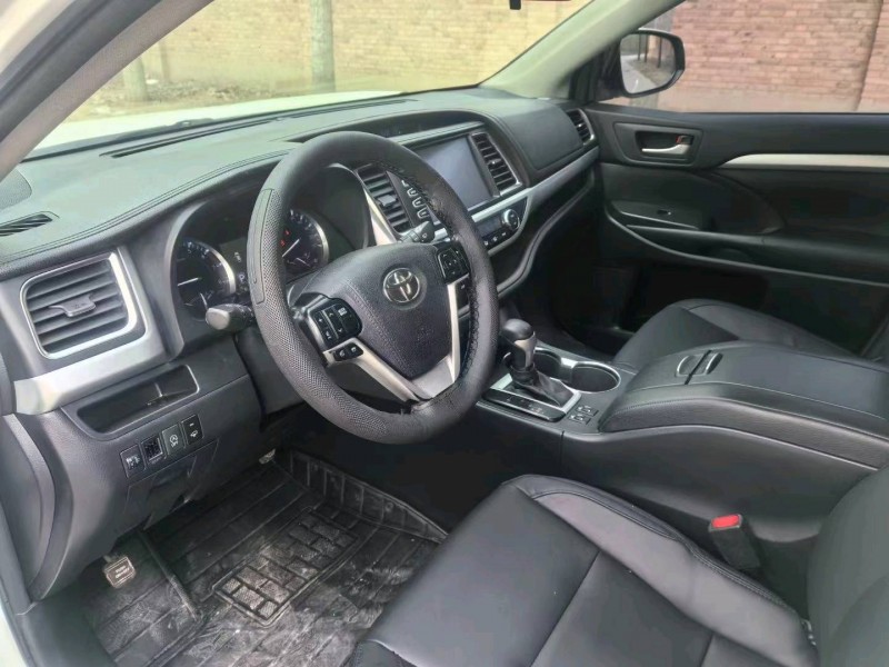 保定17年丰田汉兰达8