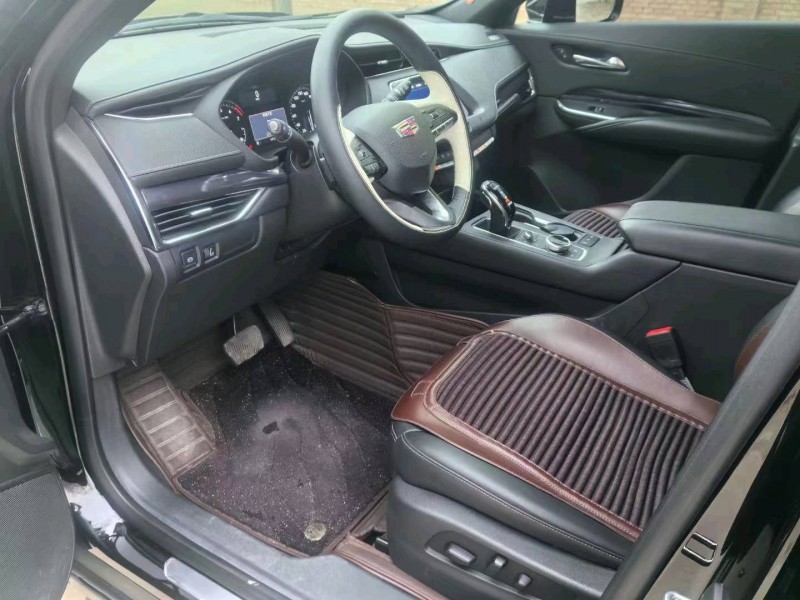 保定21年凯迪拉克XT48