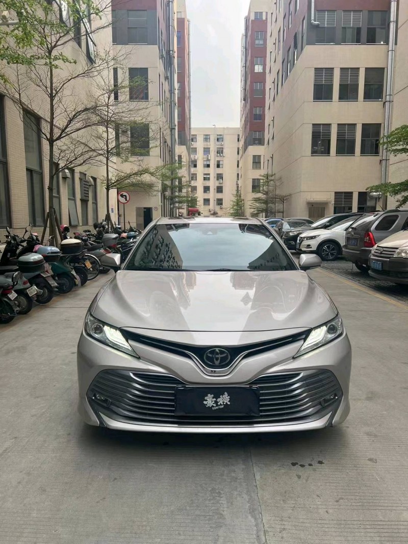 佛山19年丰田凯美瑞1