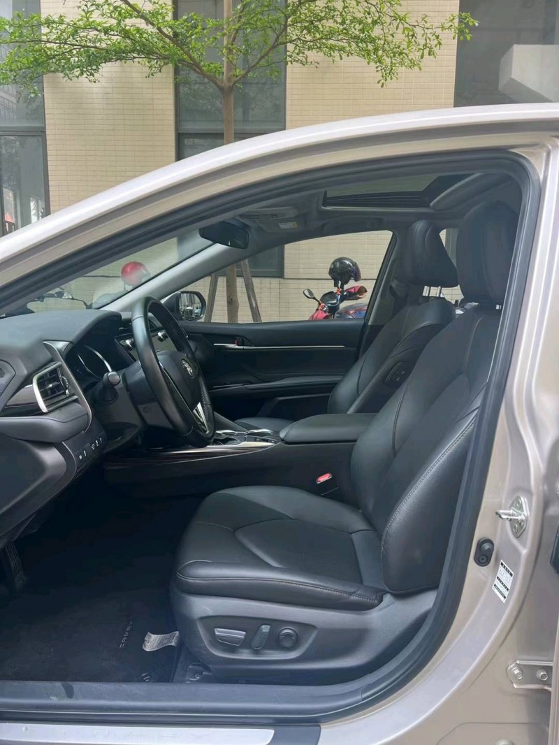 佛山19年丰田凯美瑞4