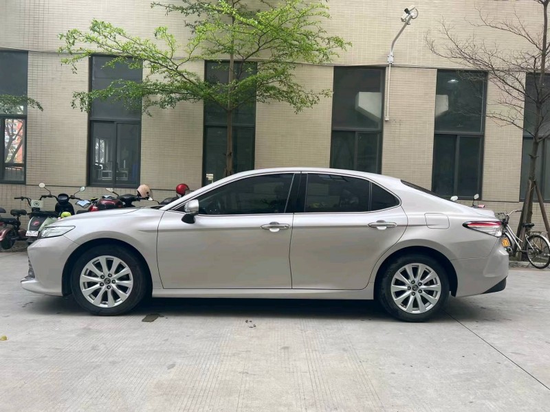 佛山19年丰田凯美瑞6