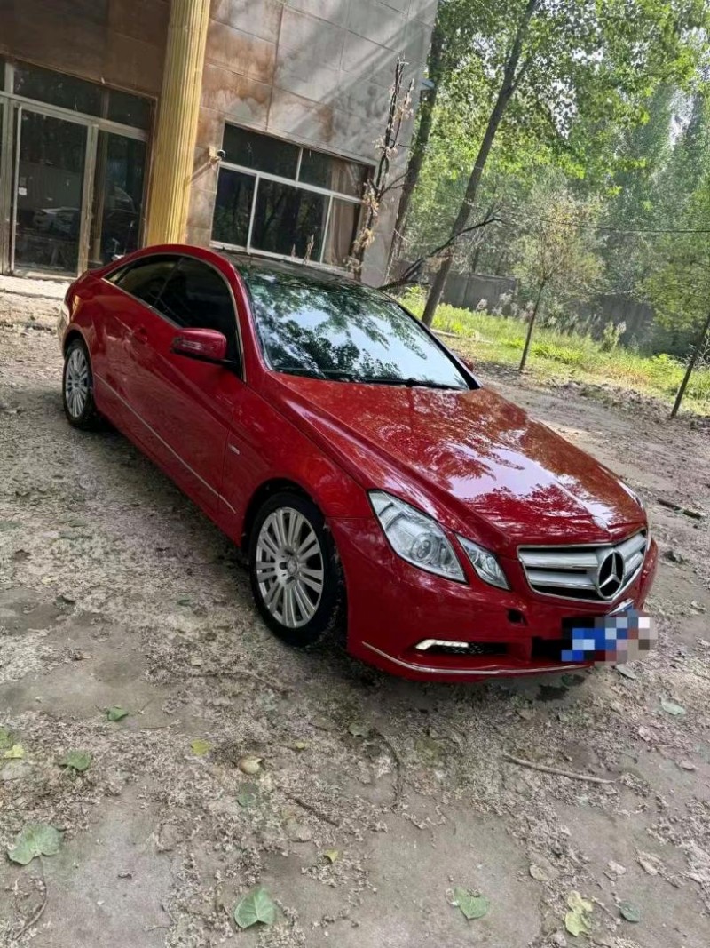 东营11年奔驰E8