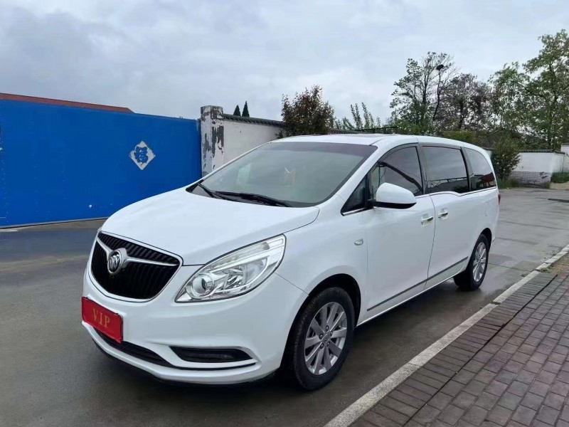 青岛18年别克GL82