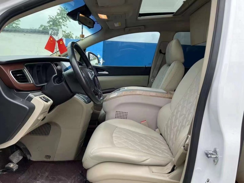 青岛18年别克GL86