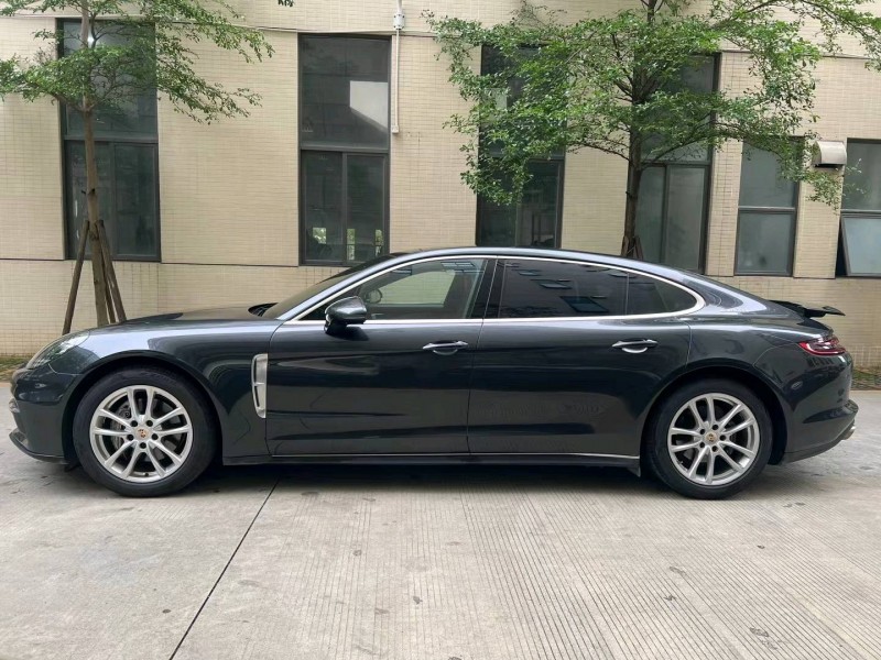 佛山19年保时捷帕拉梅拉6