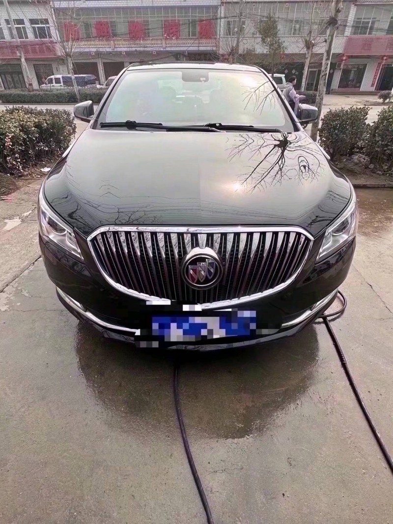 济宁14年别克君越1