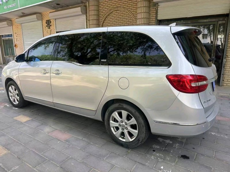 保定16年别克GL88