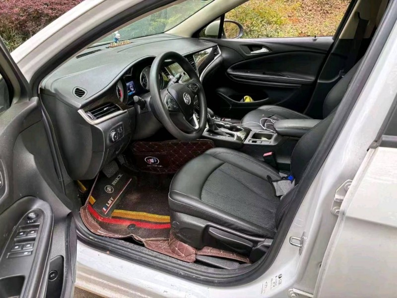 济宁18年别克威朗3