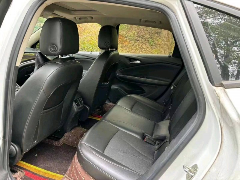 济宁18年别克威朗4