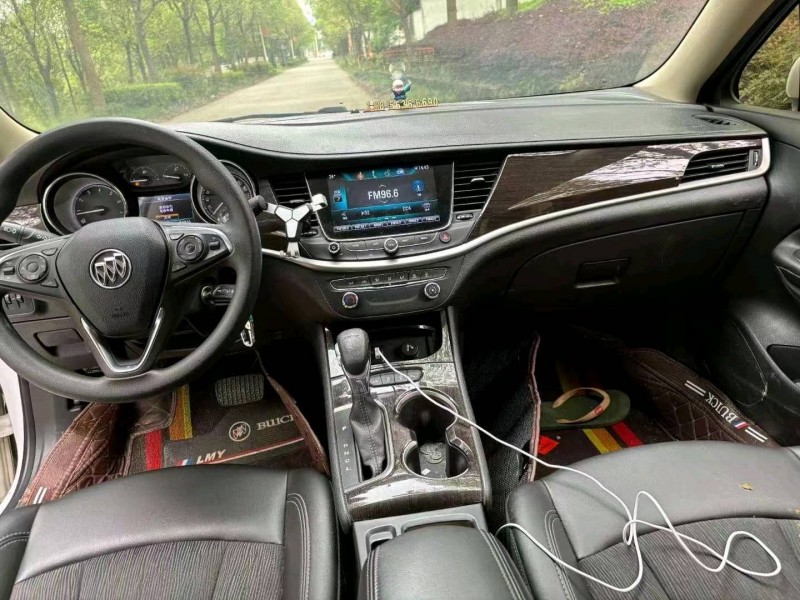 济宁18年别克威朗5