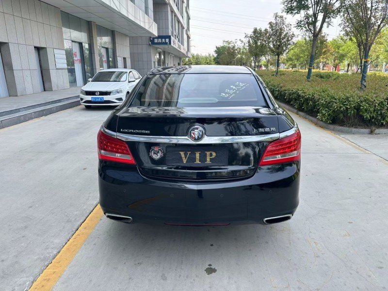 济宁15年别克君越9