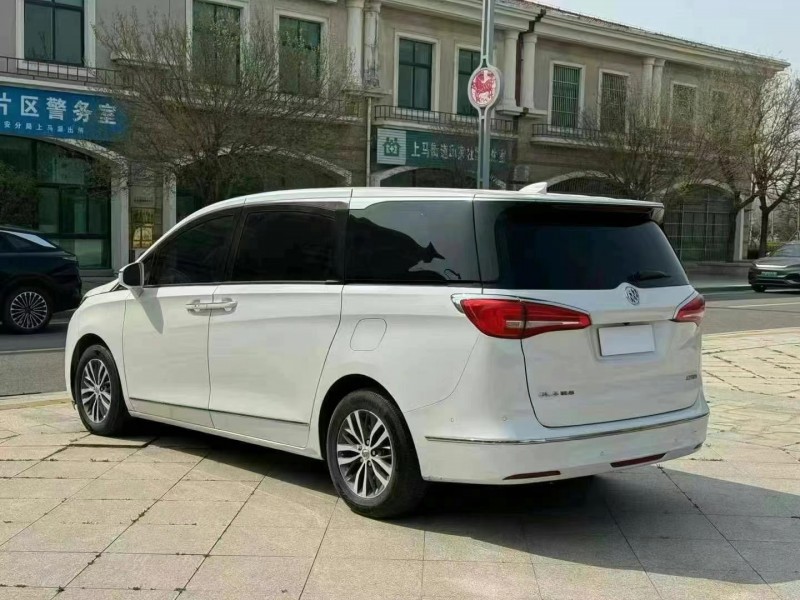 青岛21年别克GL84