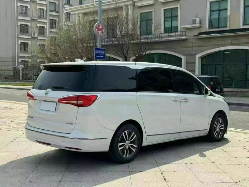 青岛21年别克GL85