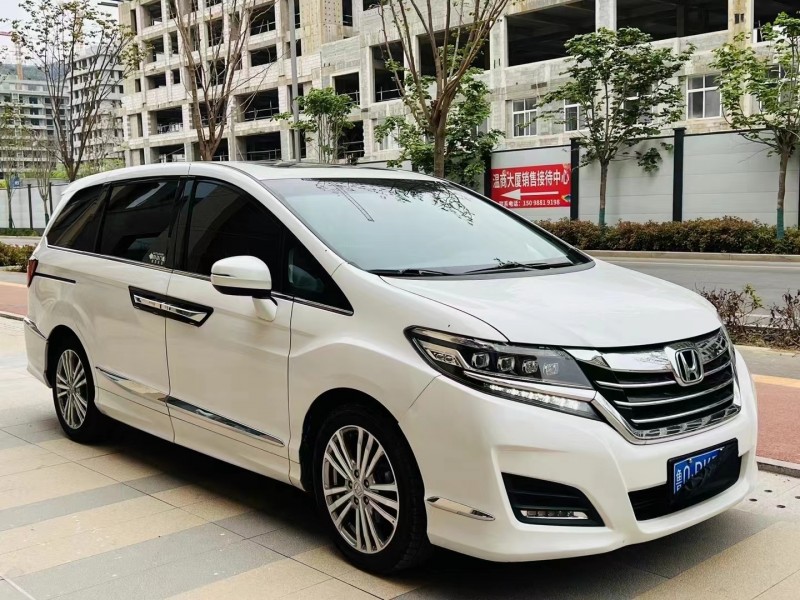 青岛18年本田艾力绅2