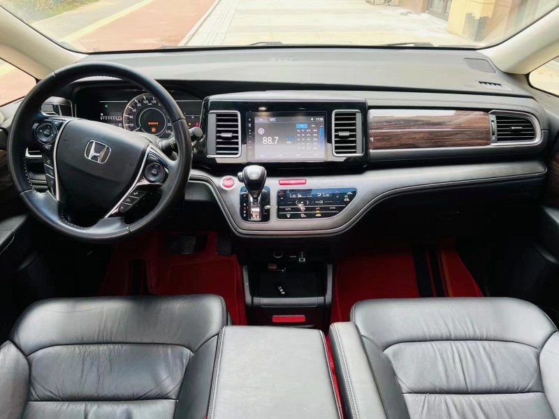 青岛18年本田艾力绅6