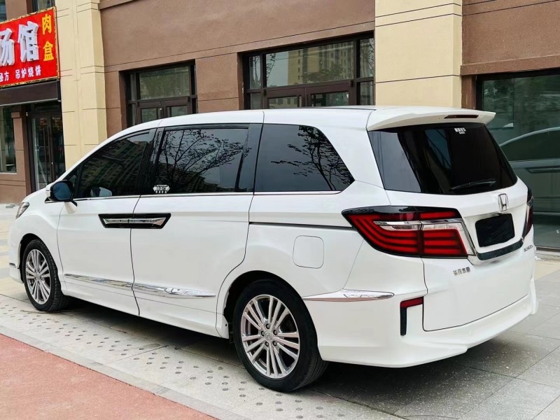 青岛18年本田艾力绅8