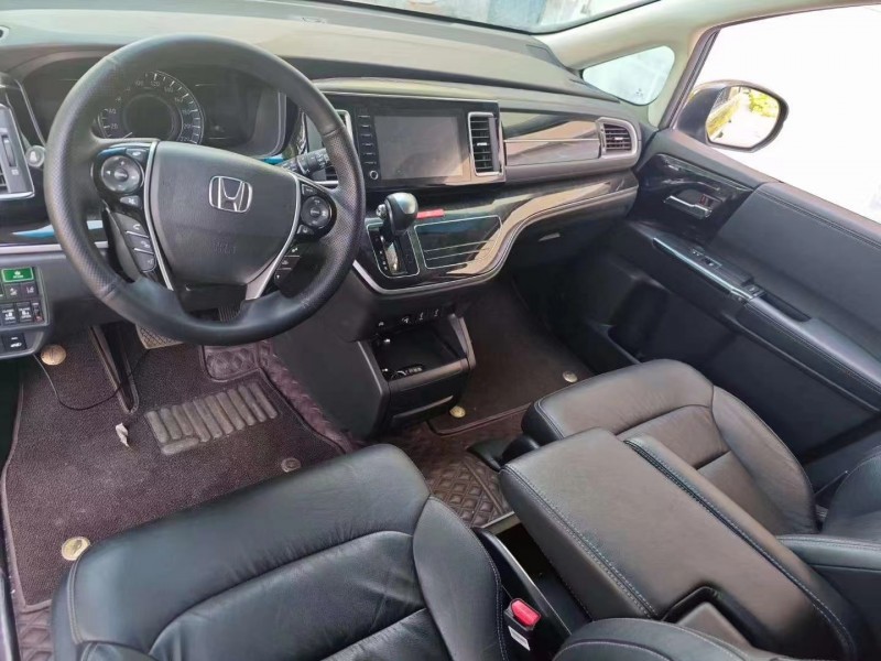 济宁20年本田艾力绅3