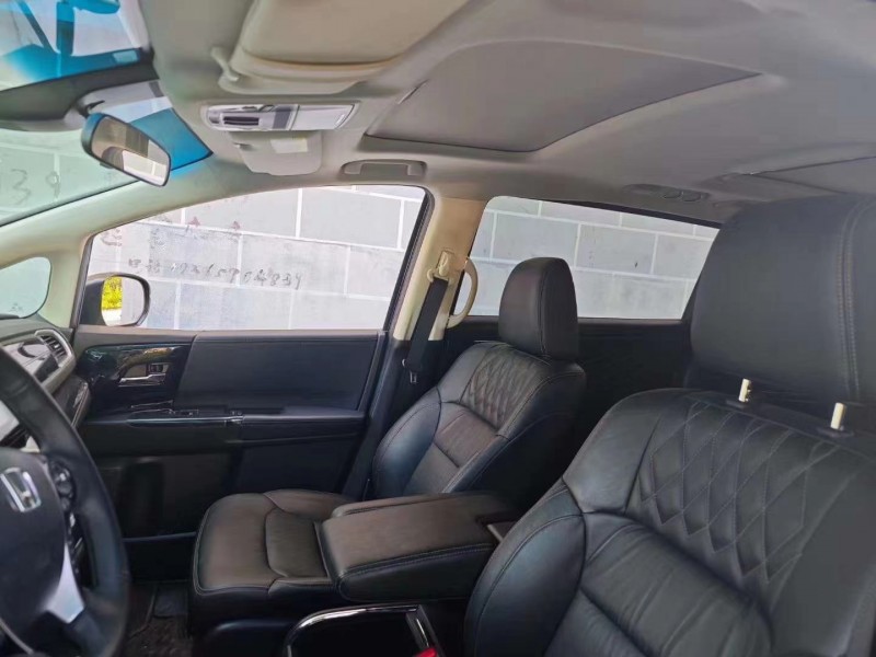 济宁20年本田艾力绅4