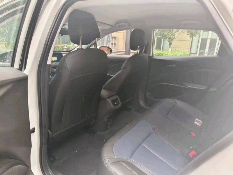 成都24年别克微蓝5