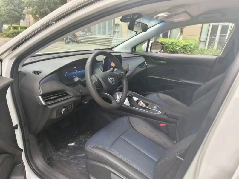 成都24年别克微蓝6