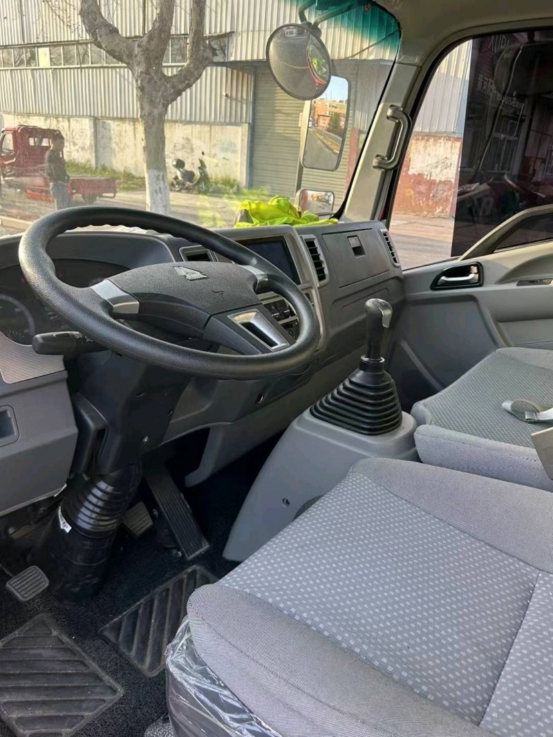 徐州23年卡車系列重汽豪沃4
