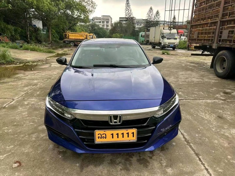 南宁18年本田雅阁1