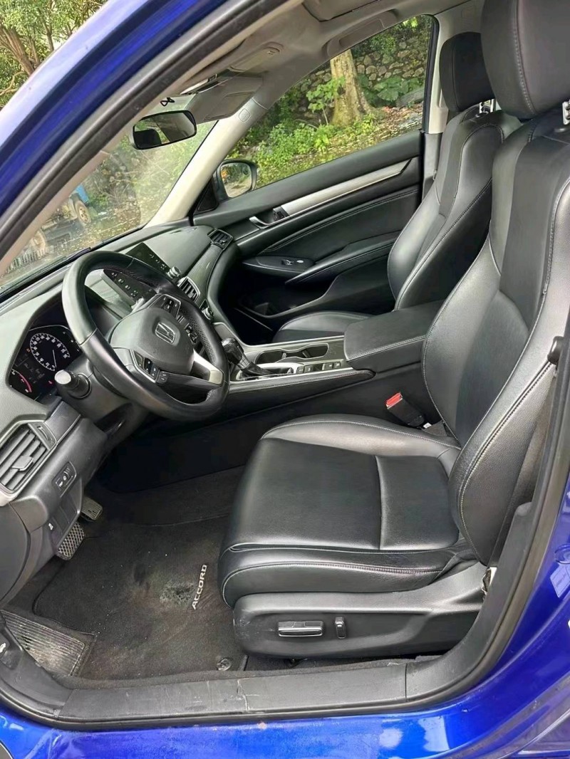 南宁18年本田雅阁6