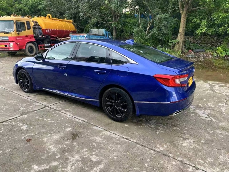 南宁18年本田雅阁7