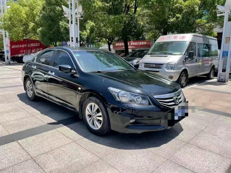 徐州12年本田雅阁3